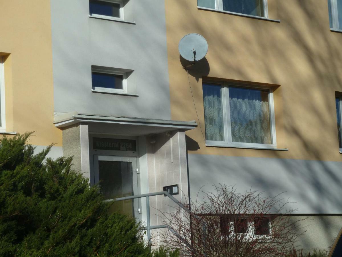 Apartman Klasterni Ческа-Липа Экстерьер фото